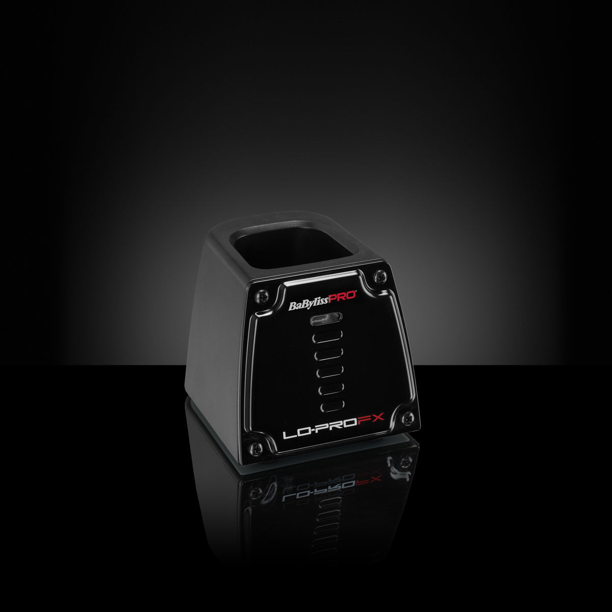 Laadsokkel Voor Tondeuse Lo-ProFX op een donkere achtergrond